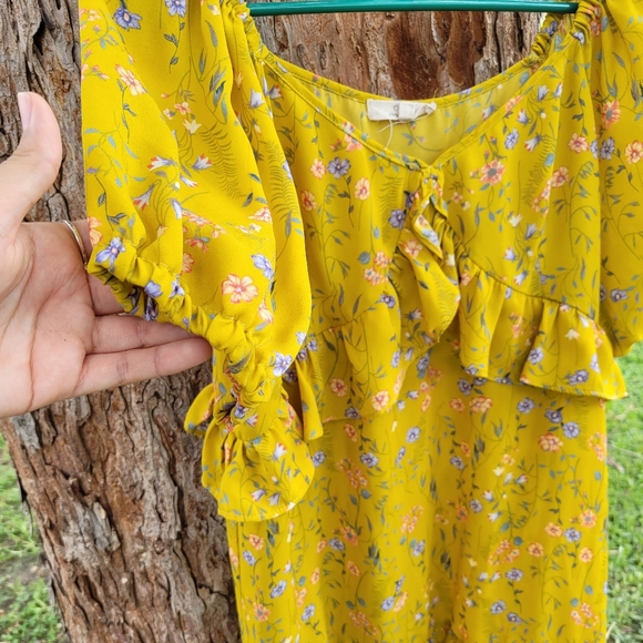 Chelsea & Violet | Small | Yellow Dress - Picture 3 of 7